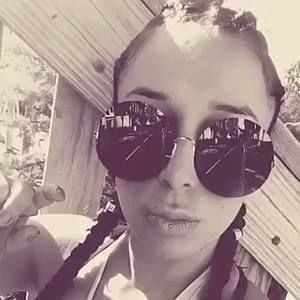 Meet your Posher, Yessenia